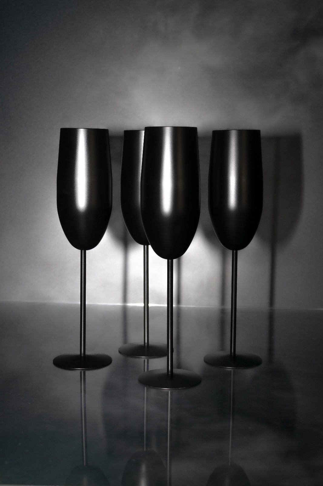 Copas Color Negro Elegantes Copas Negras para Champagne 255ml – TAVOLO by DIANA SOTO